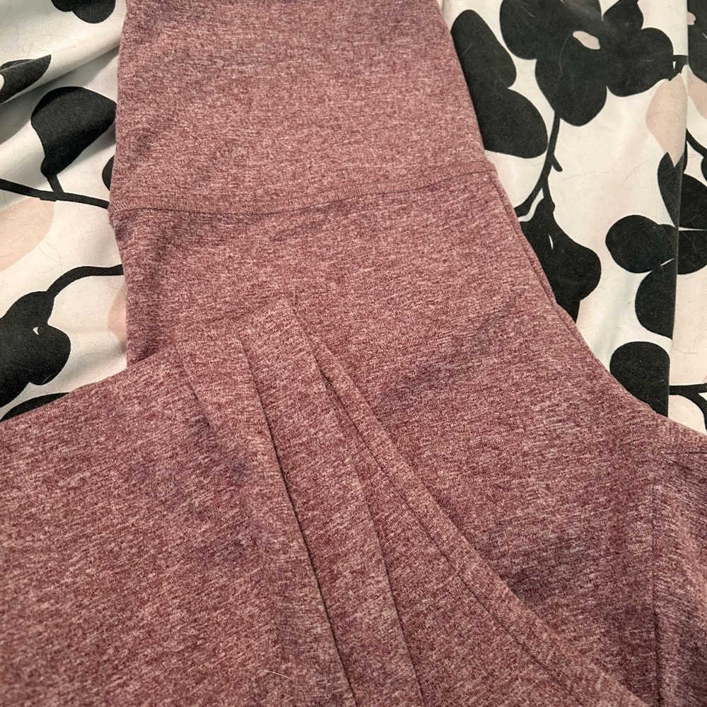 EUC ZOBHA Gray/ Pink Leggings in wonderful shape, so comfortable and flexible